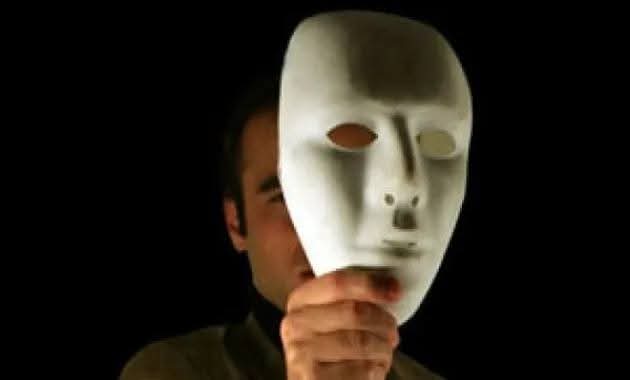 Η Μάσκα της Ευγένειας και ο Καθρέφτης του Χαρακτήρα